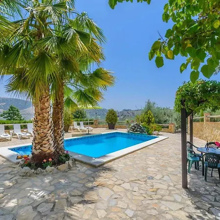 Villa Elegant In With Private Pool *